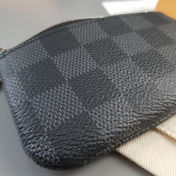 LOUIS VUITTON Key pouch cleft Graphite print/ BRAND NEW - Picture 1 of 14